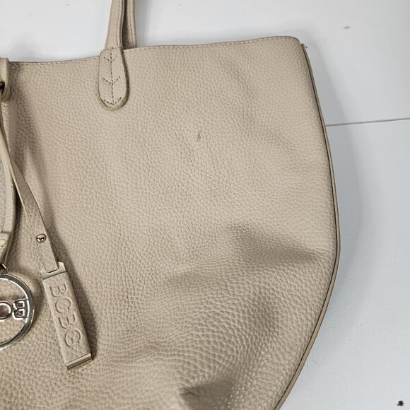 Y2K BCBG Paris Reversible Faux Leather Tote Laptop Bag Beige Goldtone Hardware - Picture 9 of 16